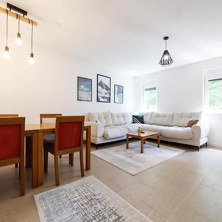 Casper Center 2-bedroom Modern