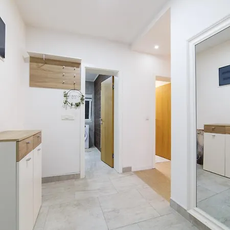 Casper Center 2-bedroom Modern Lägenhet *