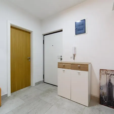 Casper Center Design Apartment