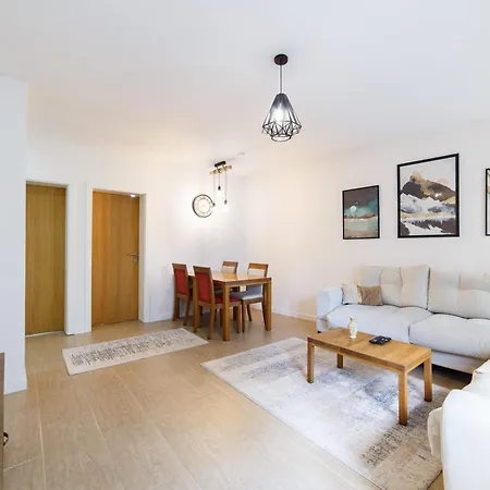 Casper Center 2-bedroom Modern * Sarajevo