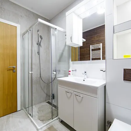 Casper Center 2-bedroom Modern Lägenhet