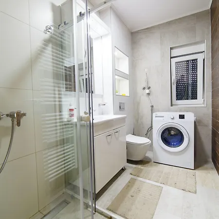 Casper Center Design Apartment